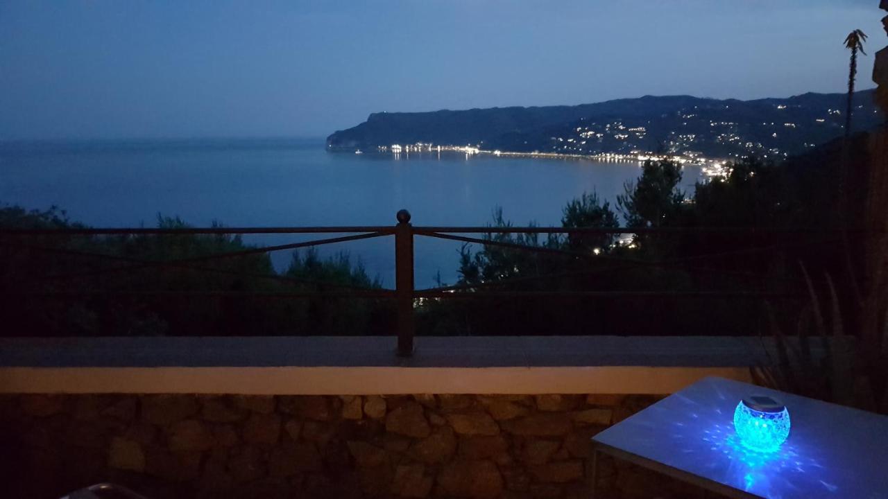 Le Terre Del Drago Apartment แบร์เจจจี ภายนอก รูปภาพ